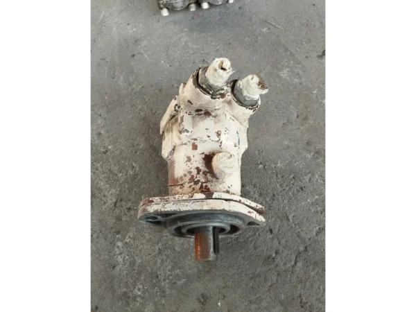 HYDRAULIC MOTOR 40MM SHAFT2 (13)