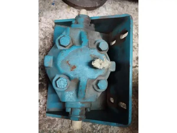 HYDRAULIC MOTOR 40MM SHAFT2 (5)