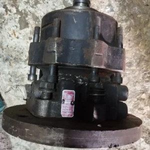 HYDRAULIC MOTOR TIGHEN WITH 600 422.5LBF FT EVERY 250H 101